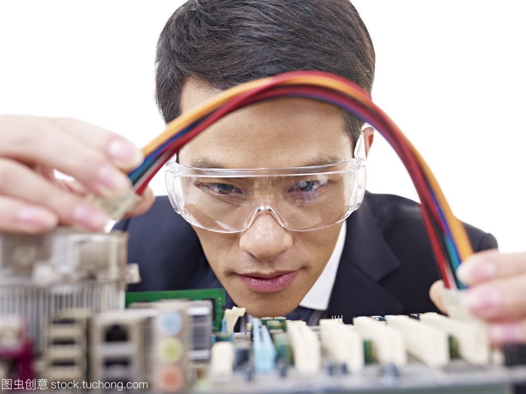 男性是否更擅長計(jì)算機(jī)維修？打破刻板印象，擁抱多元技能